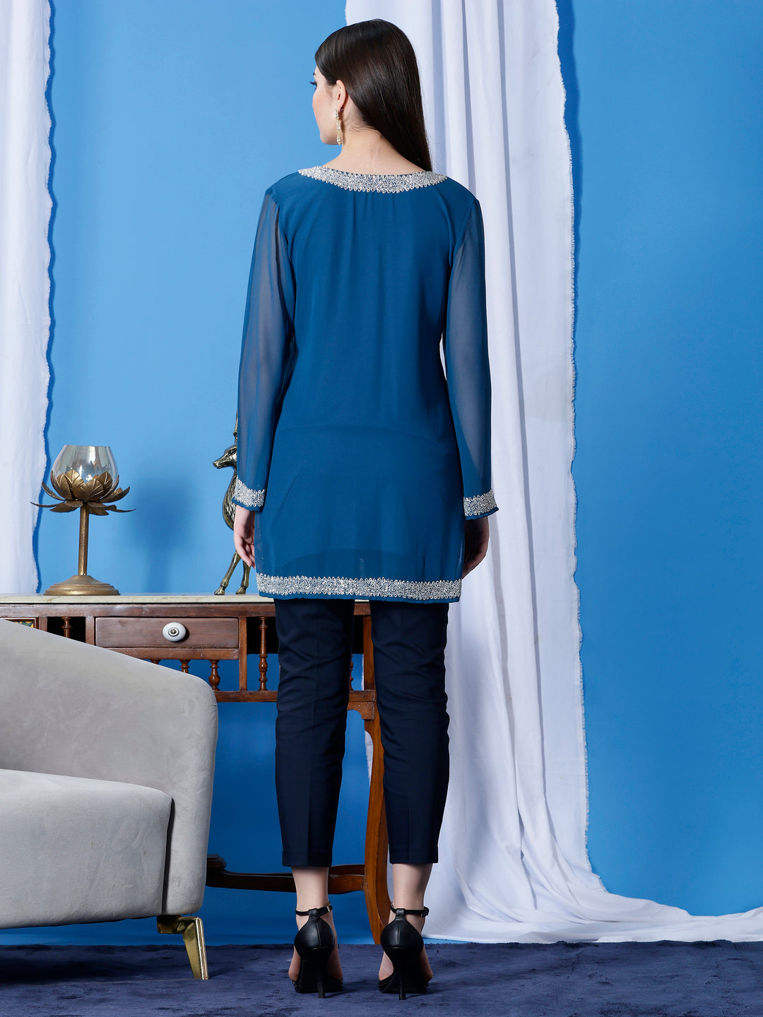 Blue Embellished V Neck Kurti (With Lining)